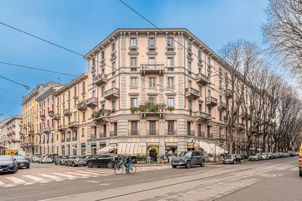 Elegante Appartamento In Centro Milaan Buitenkant foto